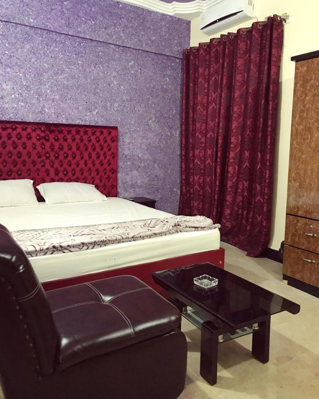 Hotel Second Home Karachi Esterno foto