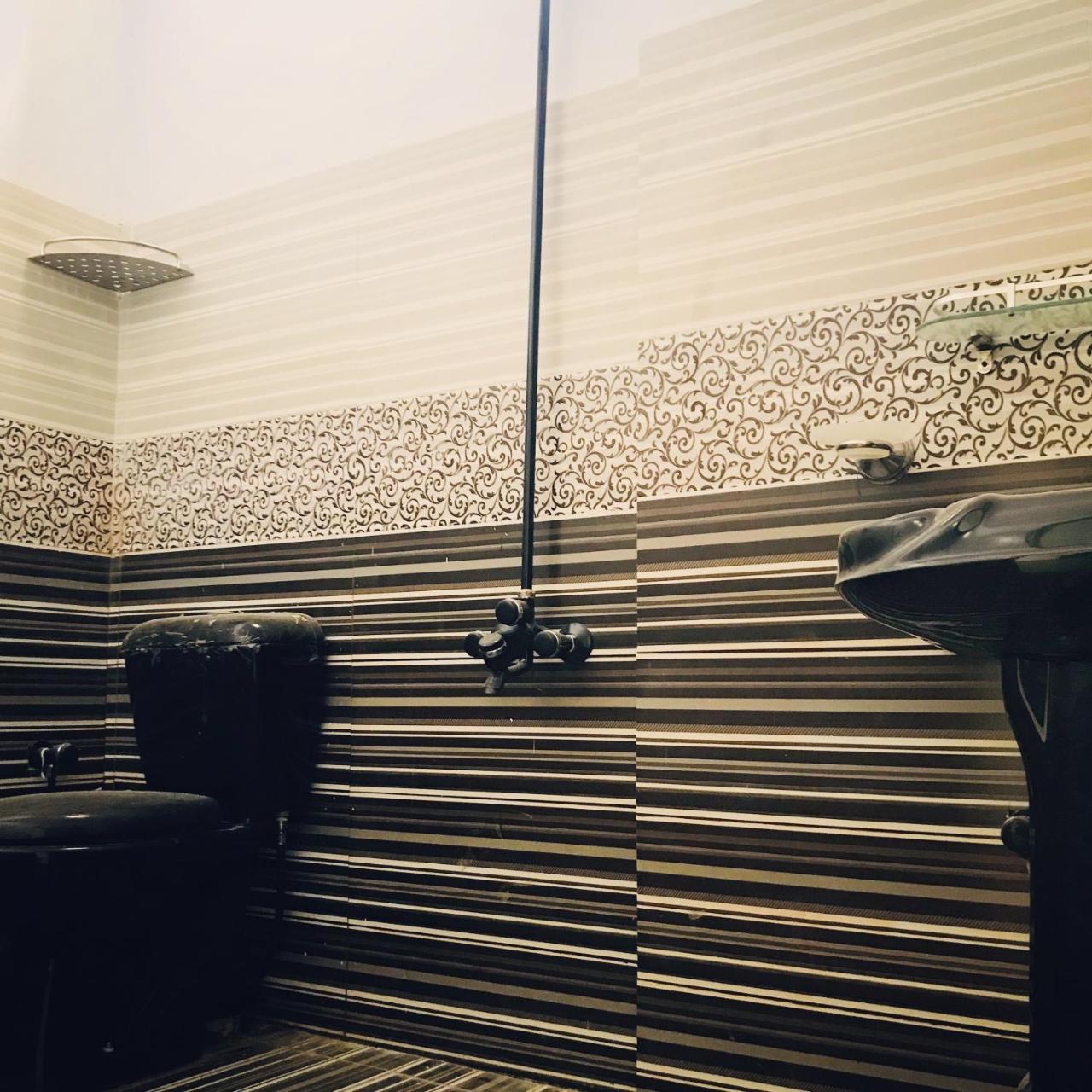 Hotel Second Home Karachi Esterno foto