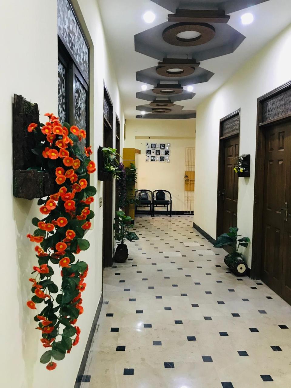 Hotel Second Home Karachi Esterno foto